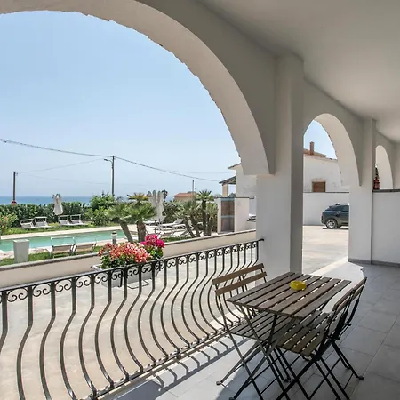 Vakantiehuis 8 Bedroom Gorgeous In Cava Daliga