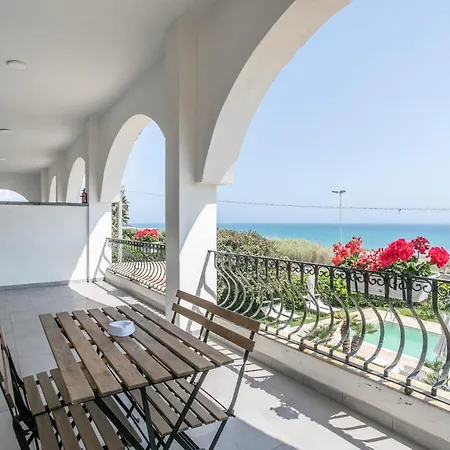 Holiday home 8 Bedroom Gorgeous In Cava Daliga *